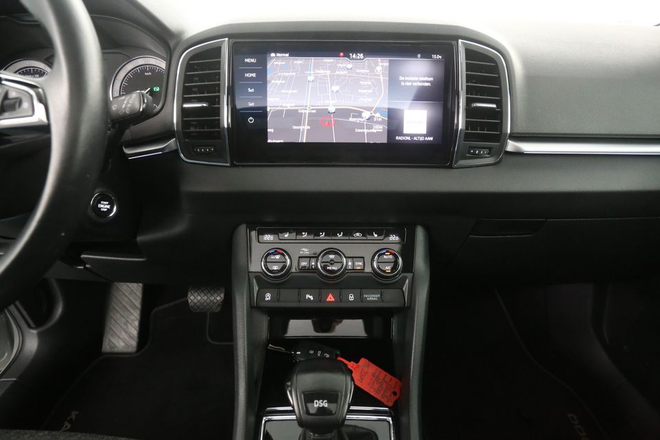 Škoda Karoq 1.5 TSI 150PK Automaat | Canton-Audio | Pano Airco Camera Carplay Cruise LED Sfeer DSG Memory-seats Navi PDC 19"LMV Trekhaak