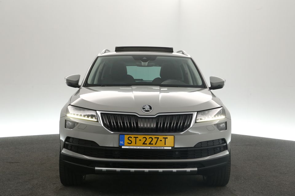 Škoda Karoq 1.5 TSI 150PK Automaat | Canton-Audio | Pano Airco Camera Carplay Cruise LED Sfeer DSG Memory-seats Navi PDC 19"LMV Trekhaak