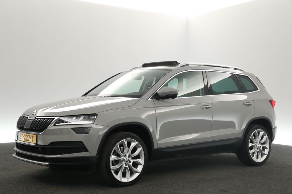 Škoda Karoq 1.5 TSI 150PK Automaat | Canton-Audio | Pano Airco Camera Carplay Cruise LED Sfeer DSG Memory-seats Navi PDC 19"LMV Trekhaak