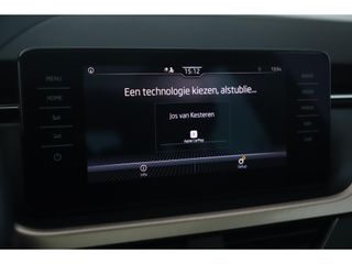 Škoda Scala 1.0 TSI Business Edition 116PK Trekhaak Virtual Panoramadak Leder Navigatie Carplay Android Clima Stoelverwarming 18 inch LMV Sound System Parkeersensor