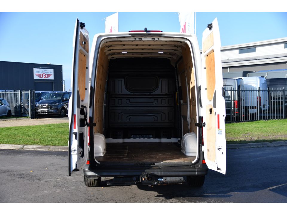 Volkswagen Crafter 35 2.0 TDI L3H3 PB Edition Camera, Cruise, Automaat, 177PK, Carplay, Multimedia,  Trekhaak, UNIEK!