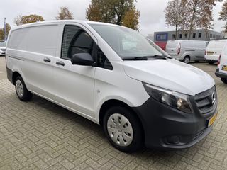 Mercedes-Benz Vito 111 CDI Lang L2H1 / vaste prijs rijklaar € 14.950 ex btw / lease vanaf € 275 / airco / trekhaak 2000 kg / achterdeuren / euro 6 diesel / bijrijdersbank !