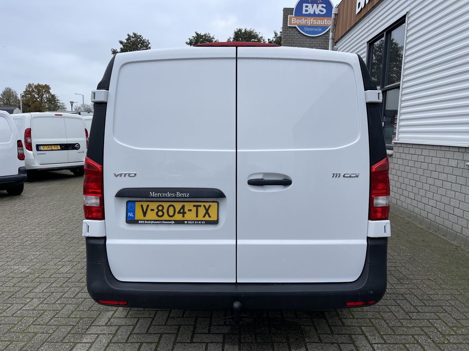 Mercedes-Benz Vito 111 CDI Lang L2H1 / vaste prijs rijklaar € 14.950 ex btw / lease vanaf € 275 / airco / trekhaak 2000 kg / achterdeuren / euro 6 diesel / bijrijdersbank !