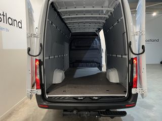 Mercedes-Benz Sprinter 317 CDI L3H2 RWD / Euro 6 / MBUX / Airco / Cruise Control / Camera / CarPlay / Trekhaak / 3-Zits / 8.000 KM !!