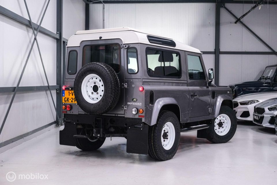 Land Rover Defender 2.4 TD HT 90" XTech | youngtimer | a-z onderhouden | origineel |