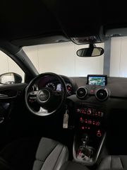 Audi A1 Sportback 1.0 TFSI S-line Automaat Navi stoelverw.