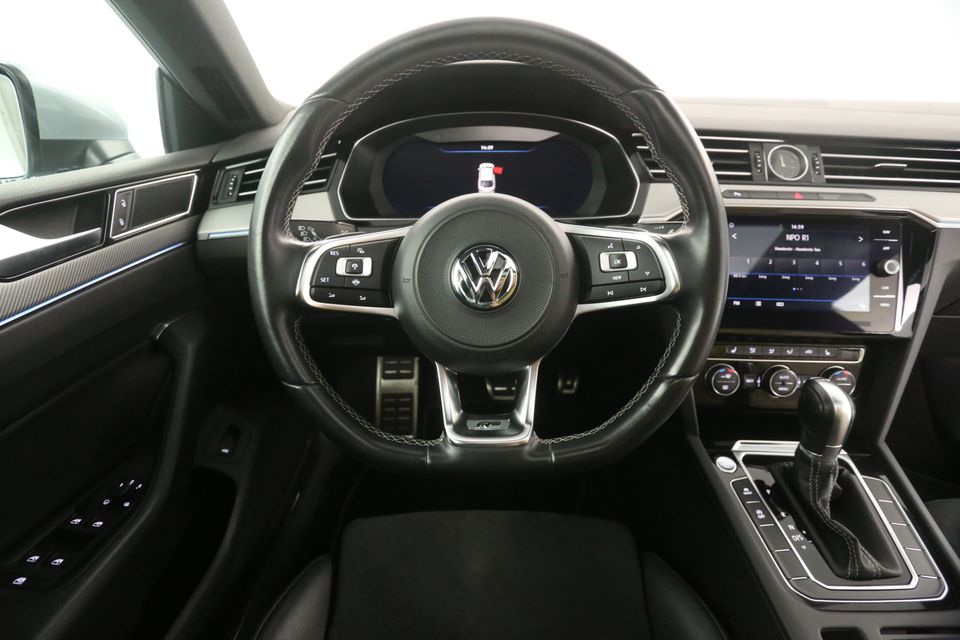 Volkswagen Arteon 1.5 TSI R-line 150PK Automaat Pano Sfeerverl. ACC Clima Carplay PDC Navi LED 18"LMV