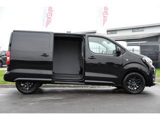 Toyota ProAce Worker 2.0 Black Edition Cruise, Sesnoren, Carplay, 122PK, Keyless, Clima, NAVI, UNIEK!