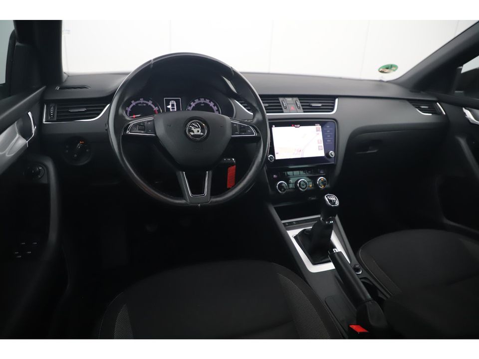 Škoda Octavia 1.0 TSI Greentech Business Edition 116PK Panoramadak 16 inch Panoramadak Navigatie Clima Cruise Parkeersensor Carplay Android LED