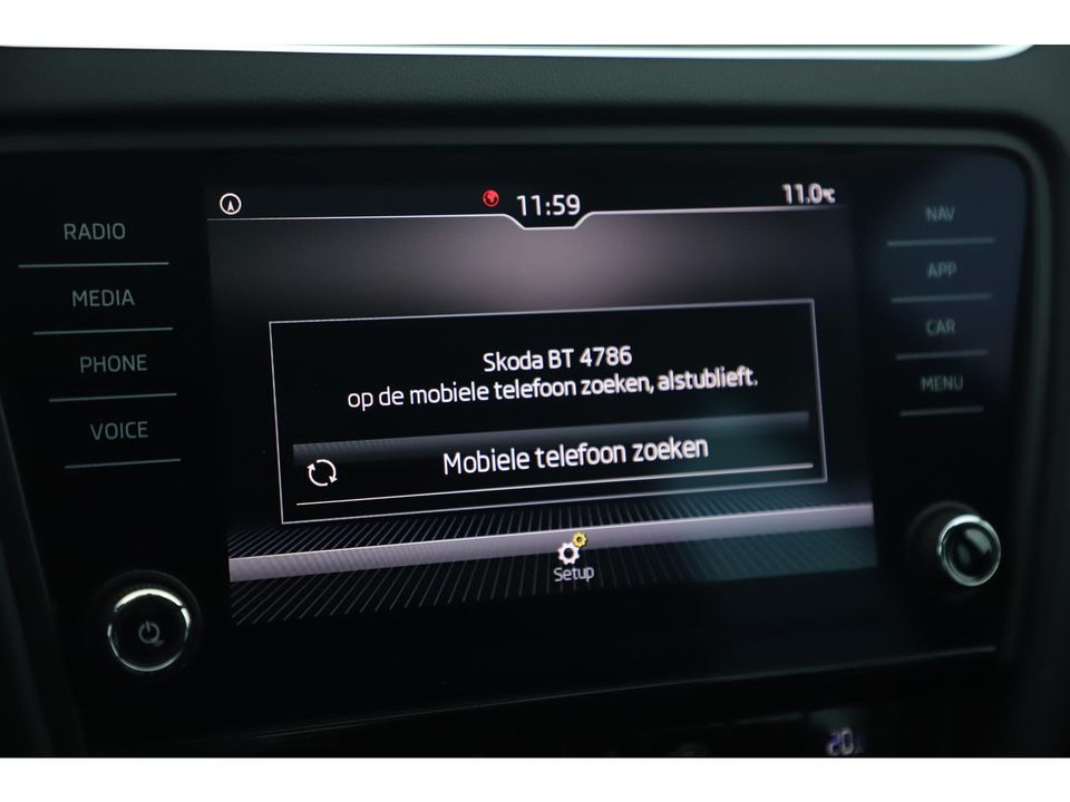 Škoda Octavia 1.0 TSI Greentech Business Edition 116PK Panoramadak 16 inch Panoramadak Navigatie Clima Cruise Parkeersensor Carplay Android LED