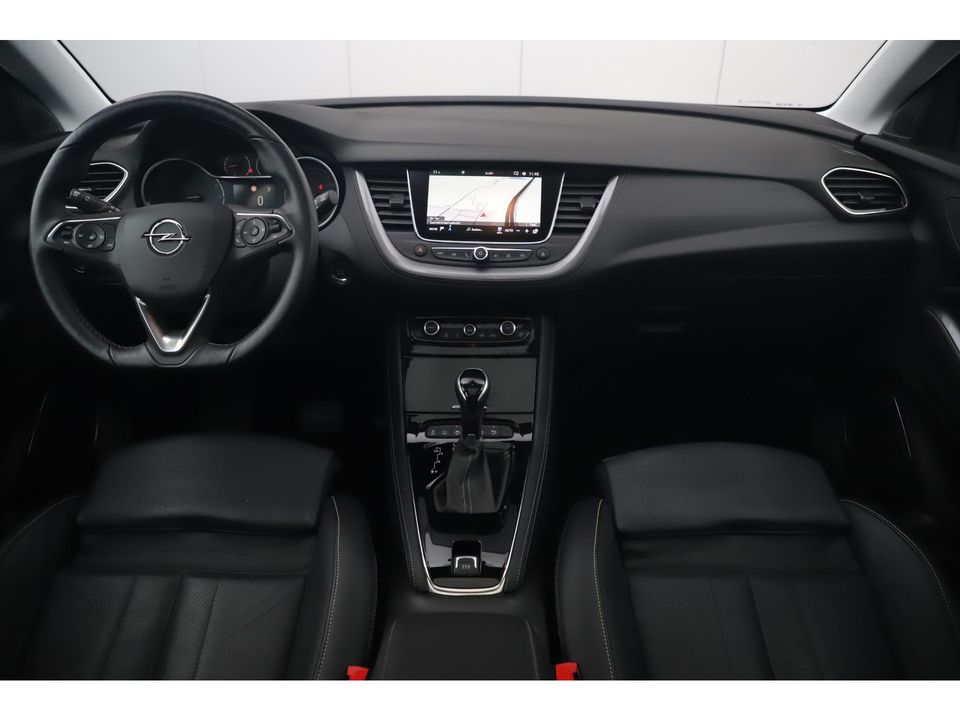 Opel Grandland X 1.2 Turbo Ultimate 131PK Panoramadak Memory Lederen Bekleding Keyless Navigatie Carplay Android Camera Clima Stuur Stoelverwarming Stoelverkoeling 18 inch LMV