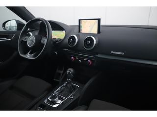 Audi A3 Sportback 30 TFSI Sport S Line Edition Automaat Black Optic Virtual Cockpit Half Leder Stoelverwarming 18 inch Navigatie Carplay Android Clima Cruise Parkeersensor