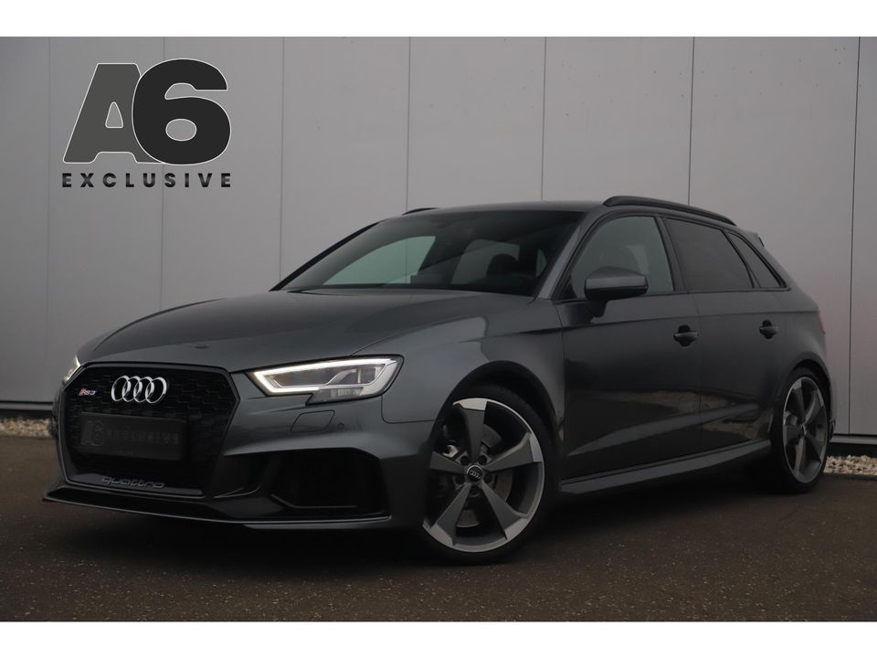 Audi RS3 Sportback 2.5 TFSI RS 3 quattro 400PK Automaat Black Optic Virtual RS Sportstoelen RS Sport Uitlaat Bang and Olufsen LED Matrix 19 inch LMV Navigatie Clima Stoelverwarming Cruise Parkeersensors Keyless Entry Carbon Inleg