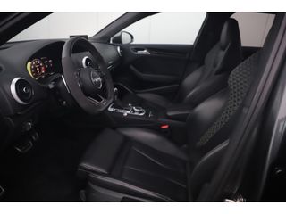 Audi RS3 Sportback 2.5 TFSI RS 3 quattro 400PK Automaat Black Optic Virtual RS Sportstoelen RS Sport Uitlaat Bang and Olufsen LED Matrix 19 inch LMV Navigatie Clima Stoelverwarming Cruise Parkeersensors Keyless Entry Carbon Inleg