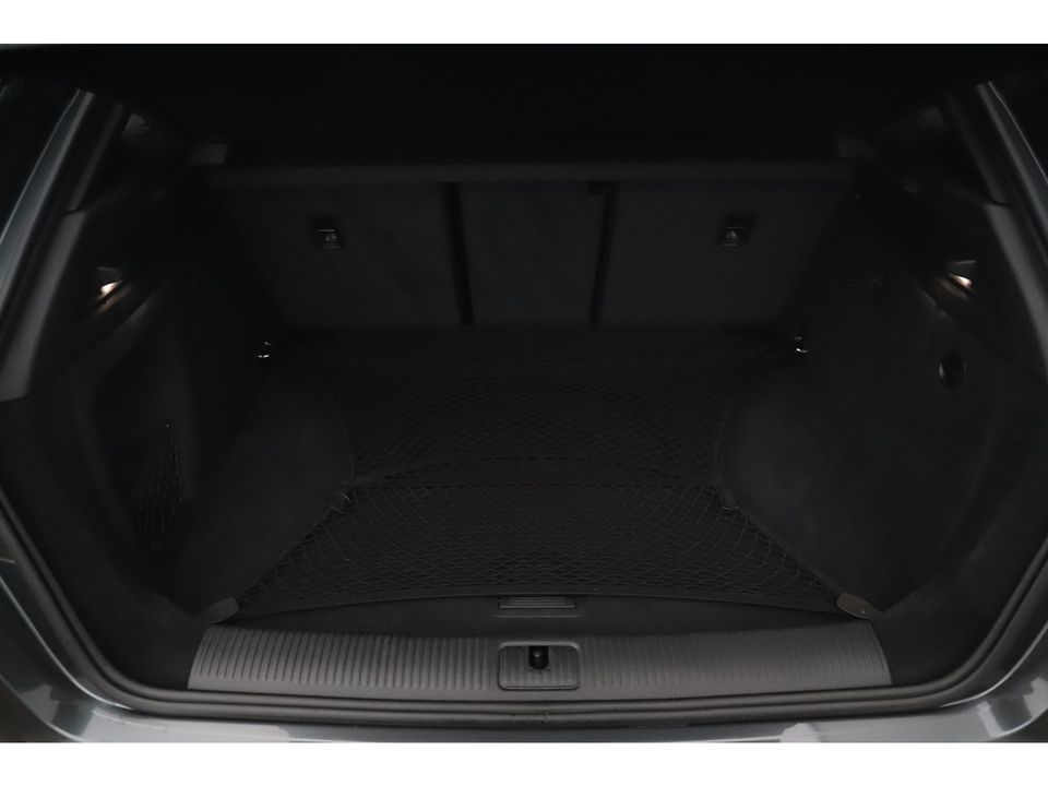 Audi RS3 Sportback 2.5 TFSI RS 3 quattro 400PK Automaat Black Optic Virtual RS Sportstoelen RS Sport Uitlaat Bang and Olufsen LED Matrix 19 inch LMV Navigatie Clima Stoelverwarming Cruise Parkeersensors Keyless Entry Carbon Inleg