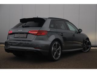 Audi RS3 Sportback 2.5 TFSI RS 3 quattro 400PK Automaat Black Optic Virtual RS Sportstoelen RS Sport Uitlaat Bang and Olufsen LED Matrix 19 inch LMV Navigatie Clima Stoelverwarming Cruise Parkeersensors Keyless Entry Carbon Inleg