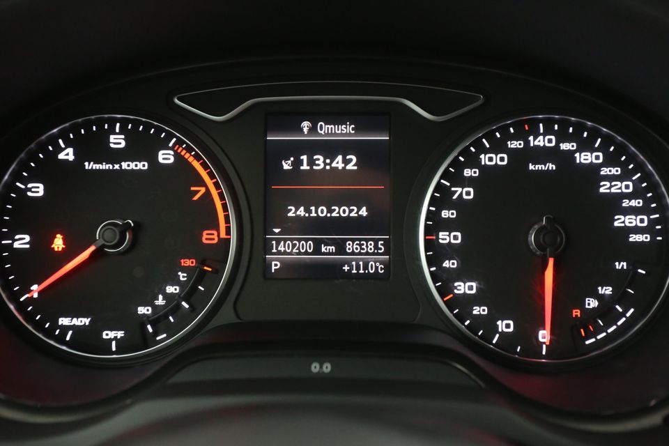 Audi A3 30 TFSI S-line Automaat LED Clima Cruise Bluetooth PDC Navi 18"LMV