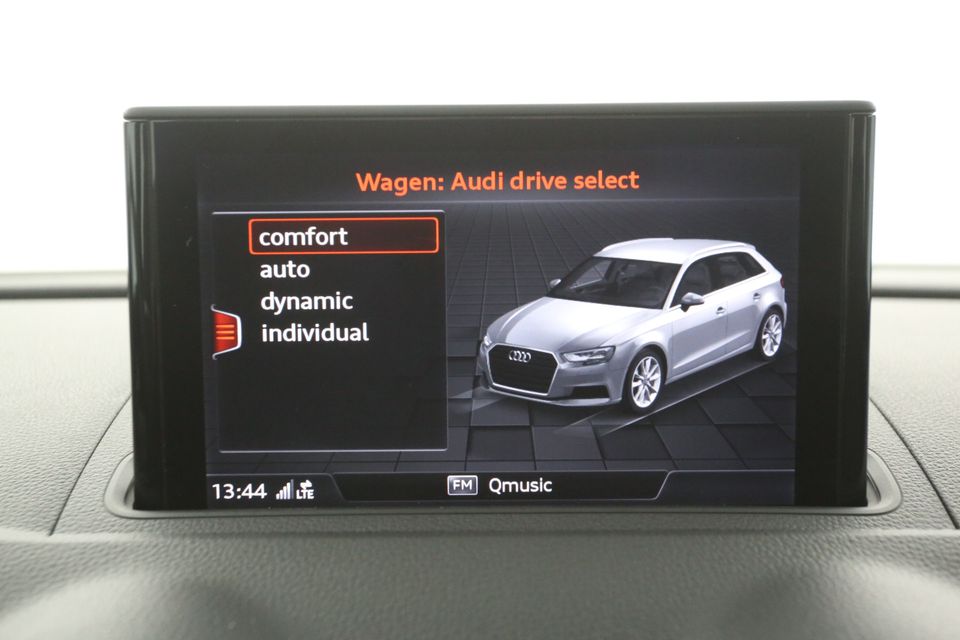 Audi A3 30 TFSI S-line Automaat LED Clima Cruise Bluetooth PDC Navi 18"LMV