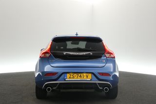 Volvo V40 1.5 T3 | R-design 153PK Automaat Pano-View Clima Camera Cruise PDC Navi LED 17"LMV