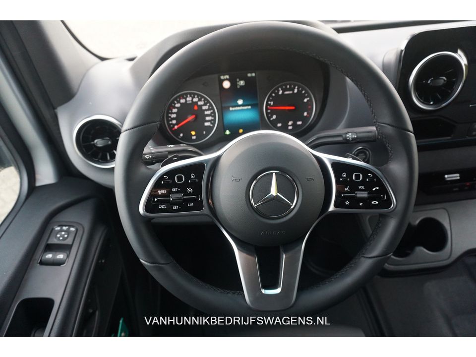 Mercedes-Benz Sprinter 319CDI L4H2 Automaat 10.25" Mbux, 360° Cam, LED,, Distronic, Standkachel, 3T trekhaak!! Nr. T02*