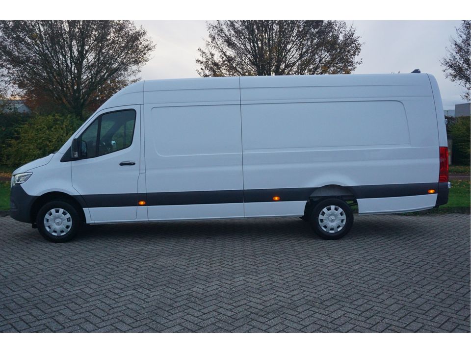 Mercedes-Benz Sprinter 319CDI L4H2 Automaat 10.25" Mbux, 360° Cam, LED,, Distronic, Standkachel, 3T trekhaak!! Nr. T02*