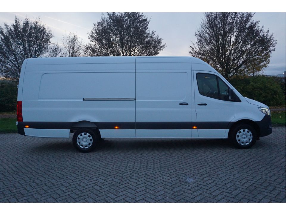 Mercedes-Benz Sprinter 319CDI L4H2 Automaat 10.25" Mbux, 360° Cam, LED,, Distronic, Standkachel, 3T trekhaak!! Nr. T02*