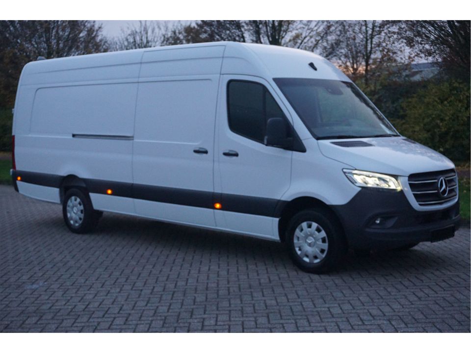 Mercedes-Benz Sprinter 319CDI L4H2 Automaat 10.25" Mbux, 360° Cam, LED,, Distronic, Standkachel, 3T trekhaak!! Nr. T02*