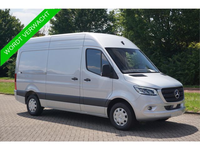 Mercedes-Benz Sprinter 317CDI Pro L2H2 10.25" Mbux Navi, Cam, 3.5T Trekhaak, LED 2x schuifdeur!! NR. R117**