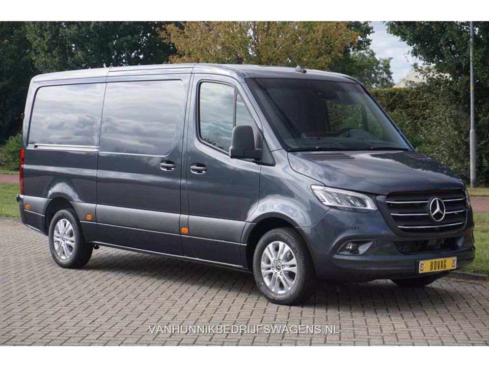 Mercedes-Benz Sprinter 319CDI Select L2H1 10.25" Mbux, ACC, LED, 3.5T Trekhaak, 17" LM!! NR. R968**