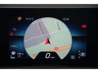 Mercedes-Benz A-Klasse 180 Business Solution Automaat Panoramadak Sportstoelen Half Leder Widescreen Navigatie Clima Cruise Carplay Android 16 inch LMV Parkeersensors