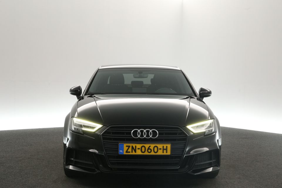 Audi A3 Limousine 30 TDI S-Line Automaat LED Clima Cruise 18''LMV Navi PDC