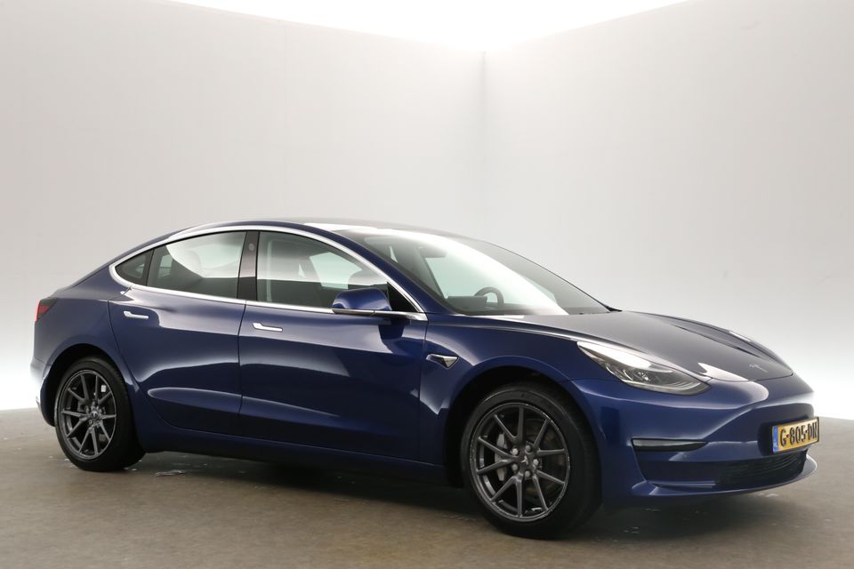 Tesla Model 3 Standard RWD Plus 60 kWh 238PK Automaat Autopilot Pano Camera Cruise Clima Virtual Leder LED Trekhaak