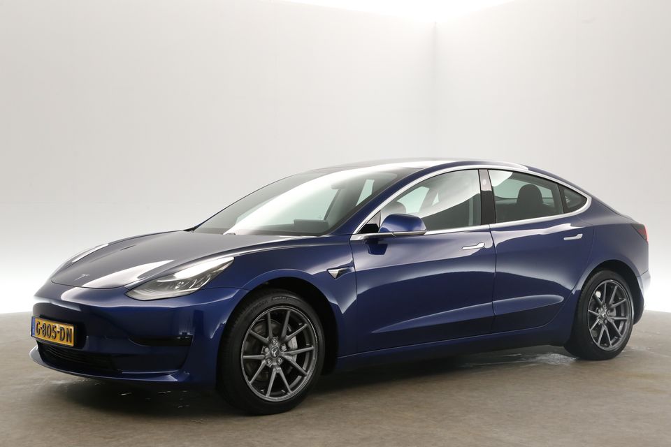 Tesla Model 3 Standard RWD Plus 60 kWh 238PK Automaat Autopilot Pano Camera Cruise Clima Virtual Leder LED Trekhaak