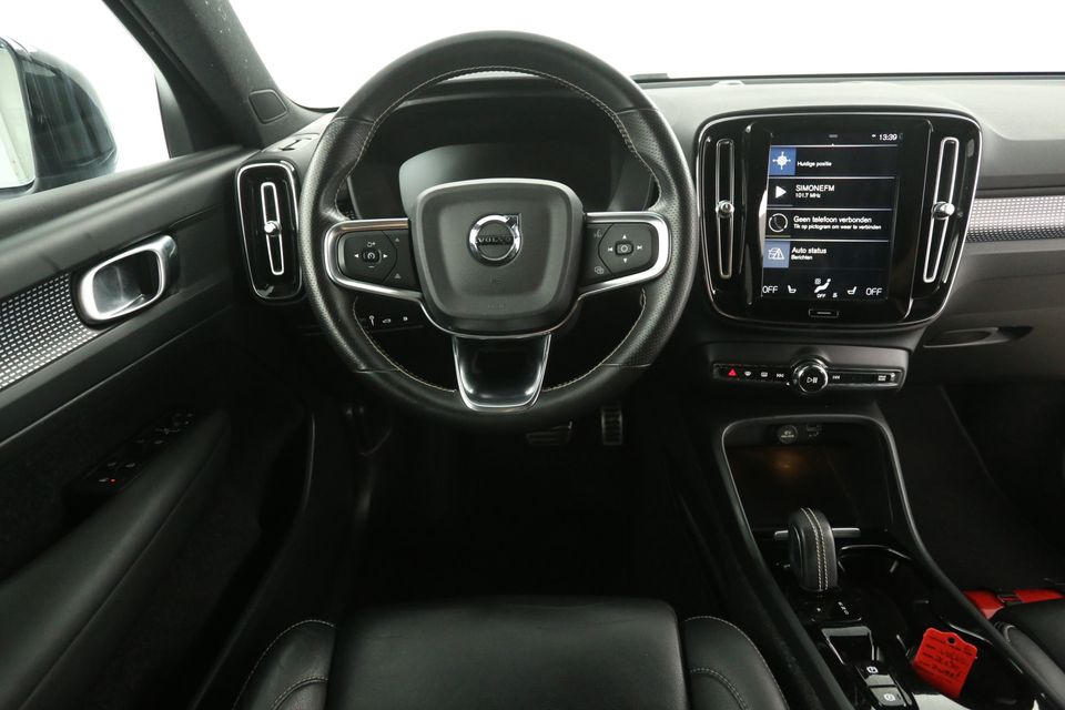 Volvo XC40 1.5 T5 Recharge R-Design 262PK Automaat 360Camera Carplay Clima LED Cruise Navi PDC Leder Virtual 19"LMV