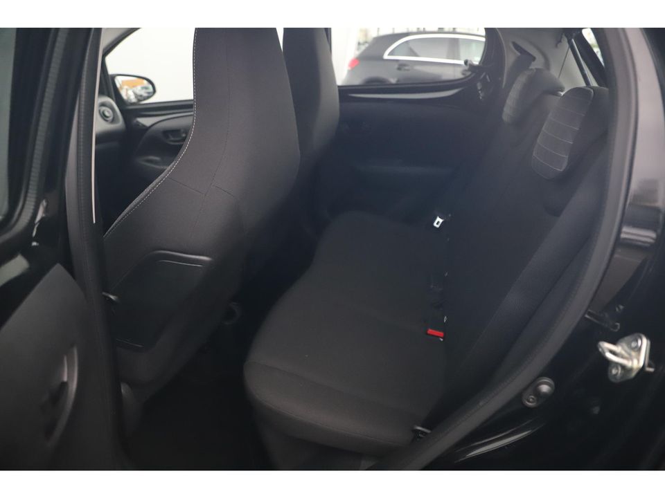 Peugeot 108 1.0 e-VTi Active Radio Bluetooth Airco Elektrische Ramen LED Dagrijverlichting