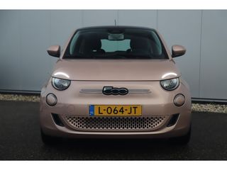 Fiat 500 Icon 42 kWh Automaat Panoramadak Navigatie LED Carplay Android Bluetooth 16 inch LMV Clima Cruise Parkeersensor