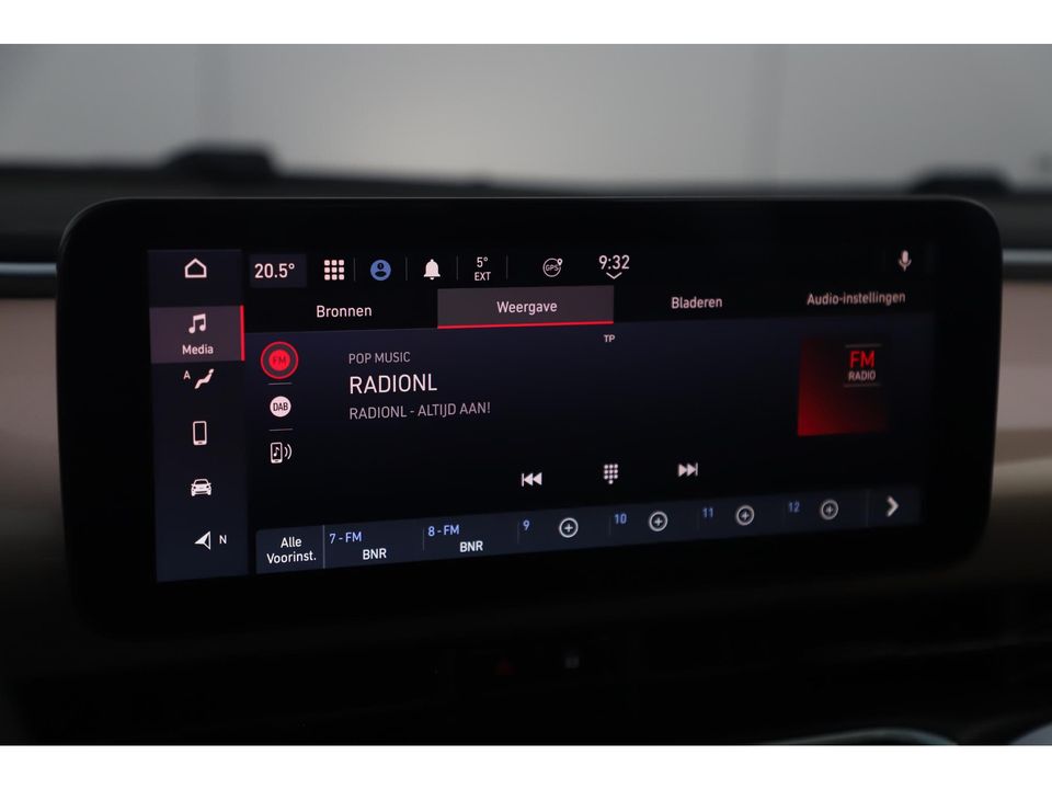 Fiat 500 Icon 42 kWh Automaat Panoramadak Navigatie LED Carplay Android Bluetooth 16 inch LMV Clima Cruise Parkeersensor