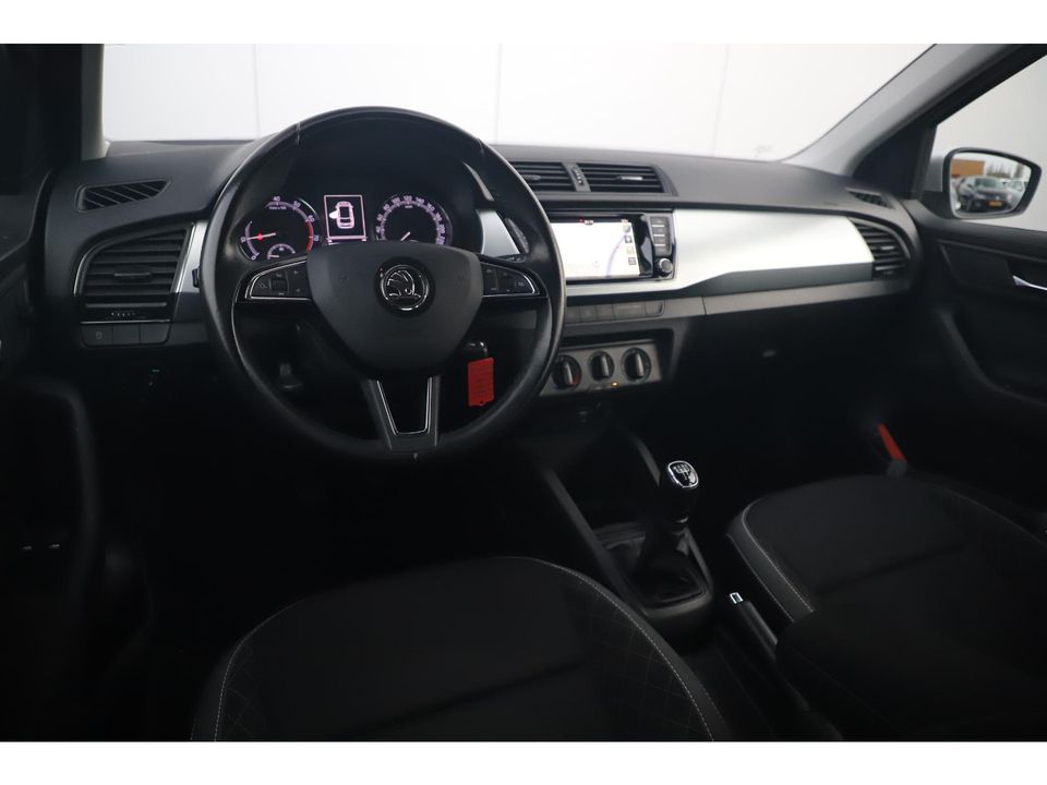 Škoda Fabia Combi 1.0 TSI Ambition 95PK Trekhaak Navigatie Carplay Android Bluetooth Airco Cruise Parkeersensor