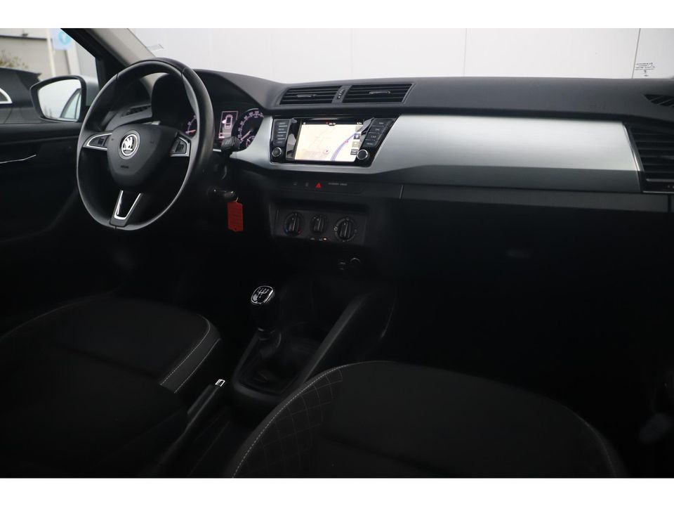 Škoda Fabia Combi 1.0 TSI Ambition 95PK Trekhaak Navigatie Carplay Android Bluetooth Airco Cruise Parkeersensor