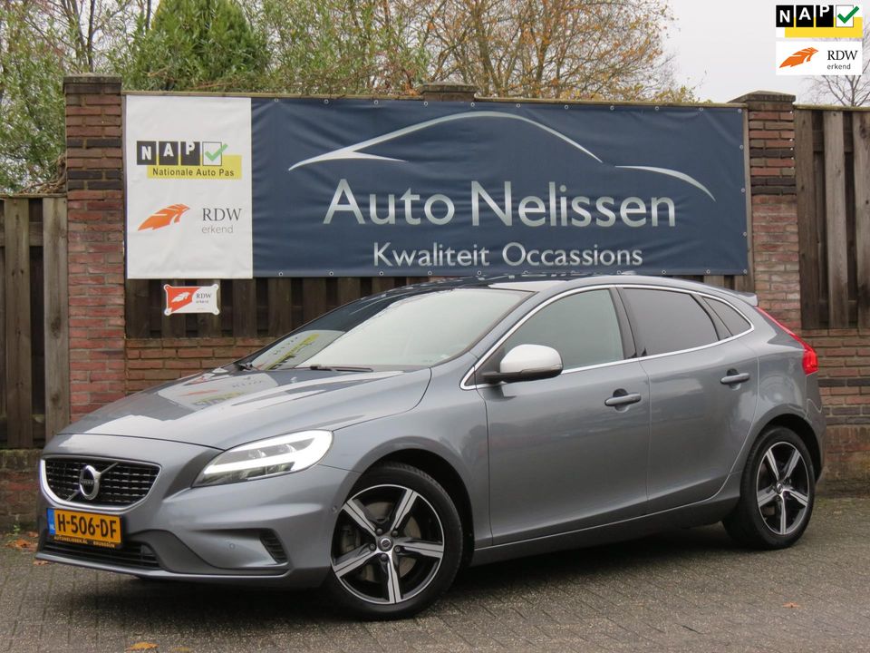 Volvo V40 1.5 T3 Polar+ Sport R-Design AUTOMAAT | TREKHAAK | PANORAMADAK | HARMAN/KARDON | DEALER ONDERHOUDEN | FULL LED KOPLAMPEN