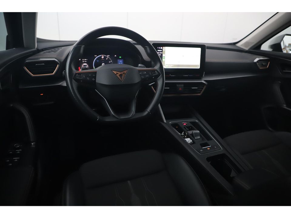 CUPRA Formentor 1.4 e-Hybrid Adrenaline 204PK DSG Automaat Virtual 18 inch Black Optic Keyless Achteruitrijcamera Full LED Half Leder Carplay Android Navigatie Parkeersensor Stuur & Stoelverwarming Dealer Onderhouden!