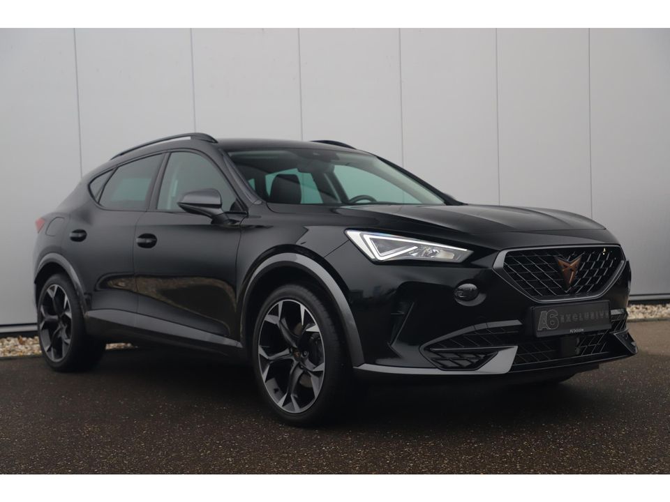 CUPRA Formentor 1.4 e-Hybrid Adrenaline 204PK DSG Automaat Virtual 18 inch Black Optic Keyless Achteruitrijcamera Full LED Half Leder Carplay Android Navigatie Parkeersensor Stuur & Stoelverwarming Dealer Onderhouden!