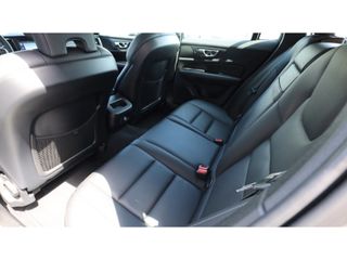 Volvo V60 2.0 T5 Momentum | Leder | Led | Media | Elelktr a klep