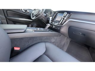 Volvo V60 2.0 T5 Momentum | Leder | Led | Media | Elelktr a klep