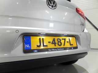 Volkswagen Golf 1.2 TSI Highline Connected Series "Origineel NL!" Apple-carplay Camera, van 2e eigenaar in zeer nette staat!