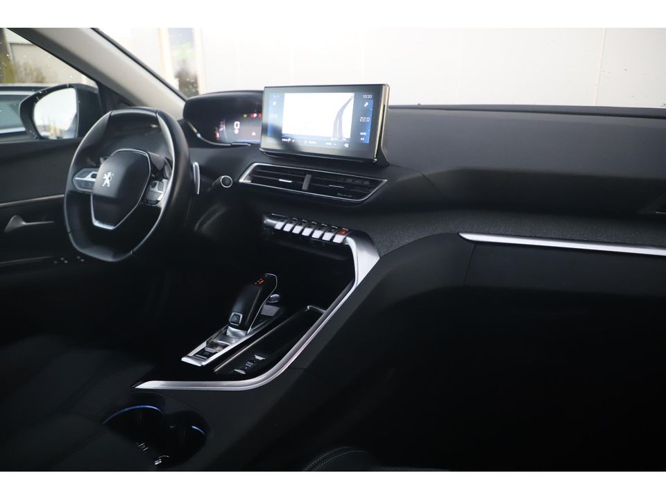 Peugeot 5008 1.2 PureTech Blue Lease Allure 131PK 7 Persoons Keyless Half Leder Virtual Cockpit Navigatie Camera Carplay Android Elektrische Achterklep 19 inch LMV