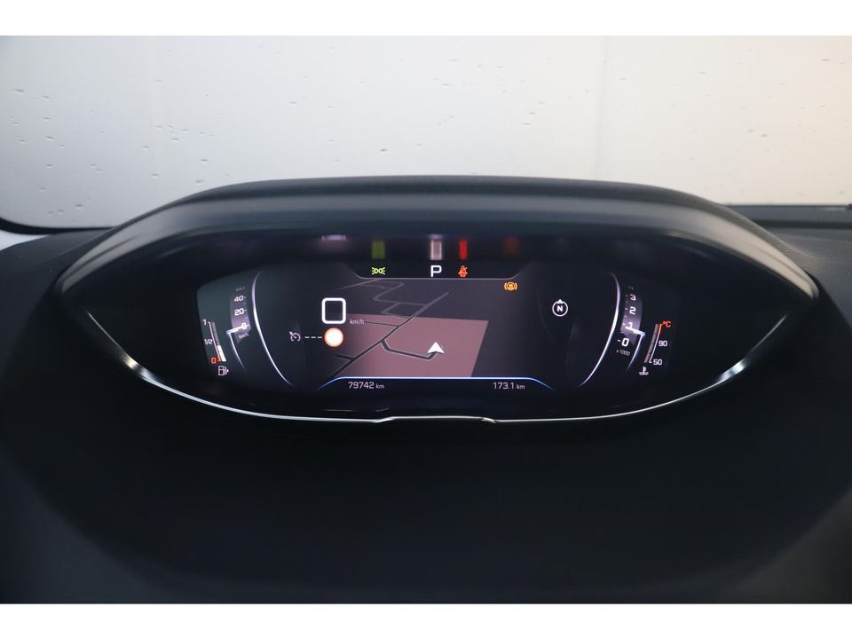 Peugeot 5008 1.2 PureTech Blue Lease Allure 131PK 7 Persoons Keyless Half Leder Virtual Cockpit Navigatie Camera Carplay Android Elektrische Achterklep 19 inch LMV