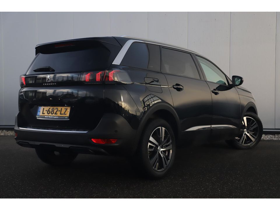 Peugeot 5008 1.2 PureTech Blue Lease Allure 131PK 7 Persoons Keyless Half Leder Virtual Cockpit Navigatie Camera Carplay Android Elektrische Achterklep 19 inch LMV