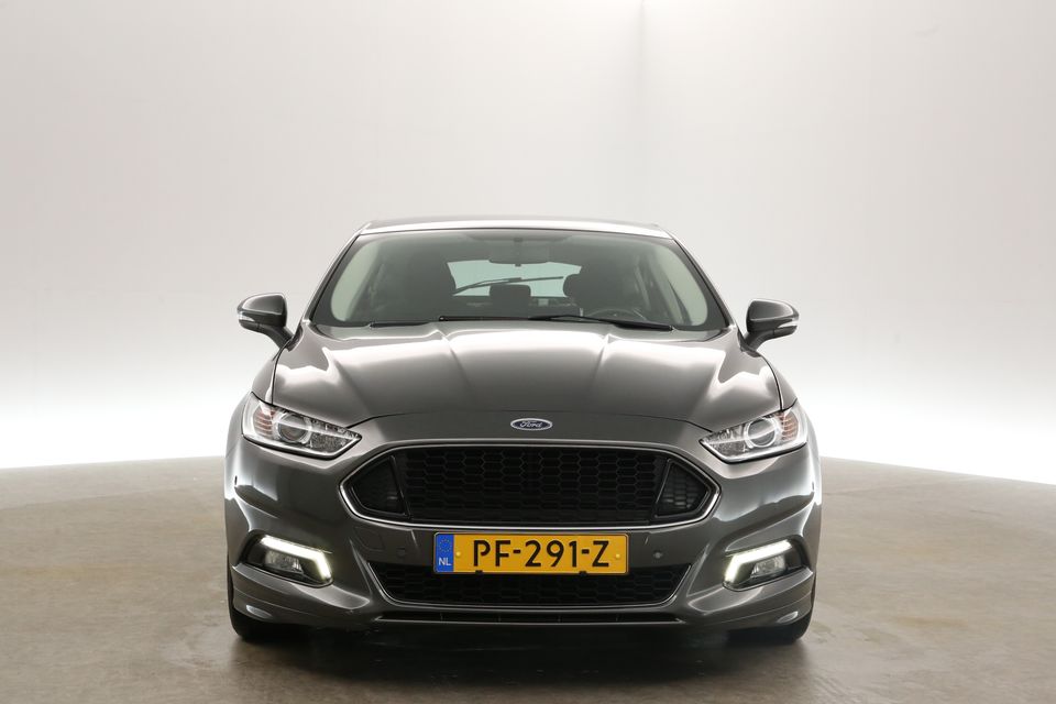 Ford Mondeo 1.5 ST Line 161PK Clima Cruise LED Parkeersensoren Navi 18"LMV Trekhaak