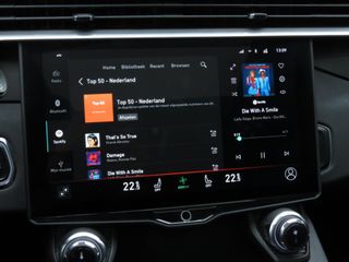 Lynk & Co 01 1.5 262PK AUTOMAAT PLUG-IN HYBRID | PANORAMADAK | CAMERA'S | ADAPTIEVE CRUISE CONTROL | APPLE CARPLAY | LED | DAB